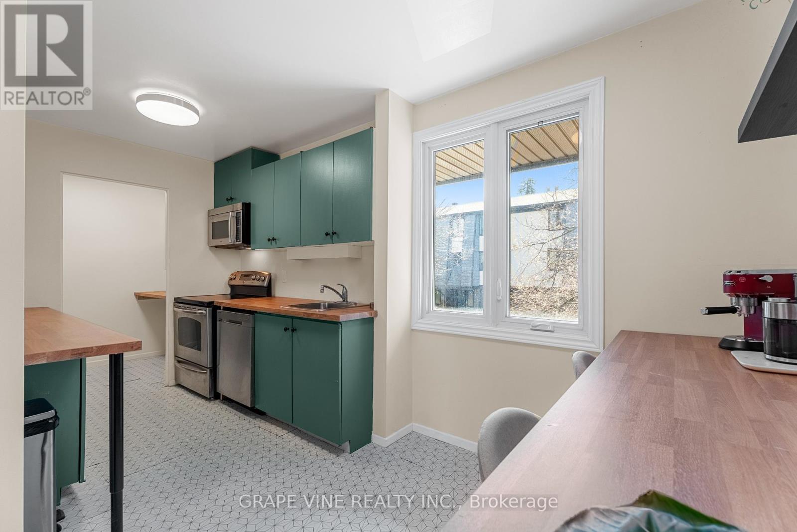 Photo 9 of 29 655 Richmond Road, Ottawa ON