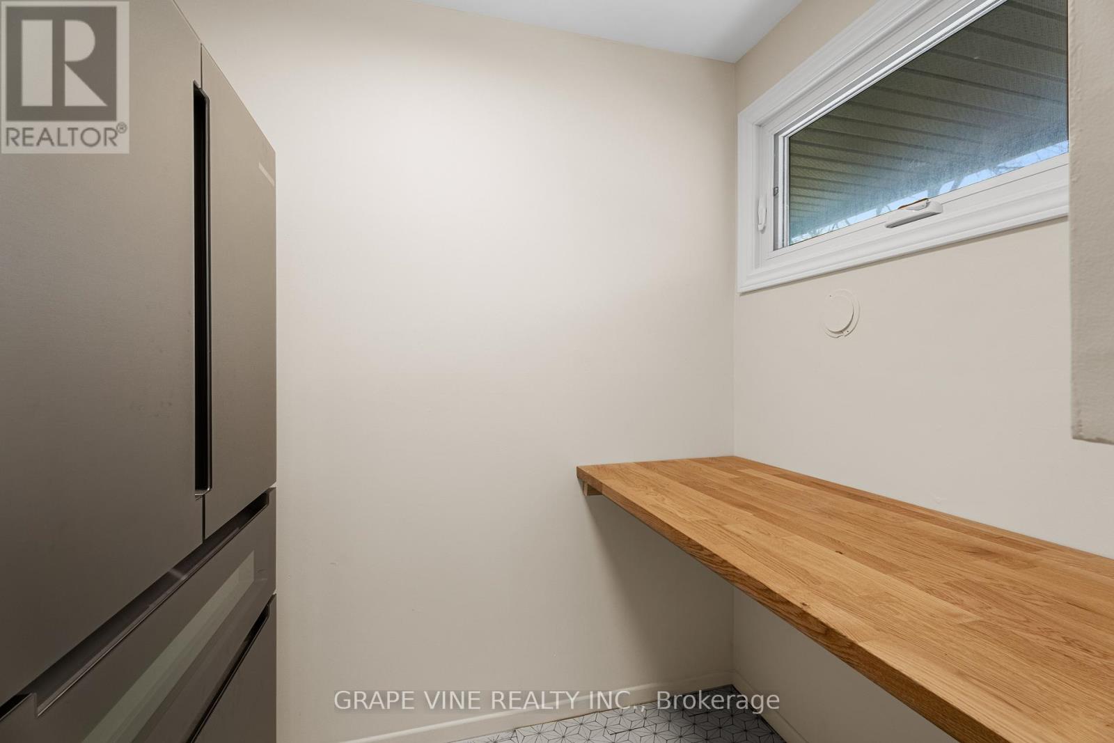 Photo 6 of 29 655 Richmond Road, Ottawa ON