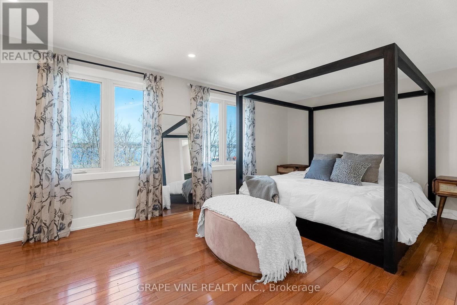 Photo 17 of 29 655 Richmond Road, Ottawa ON