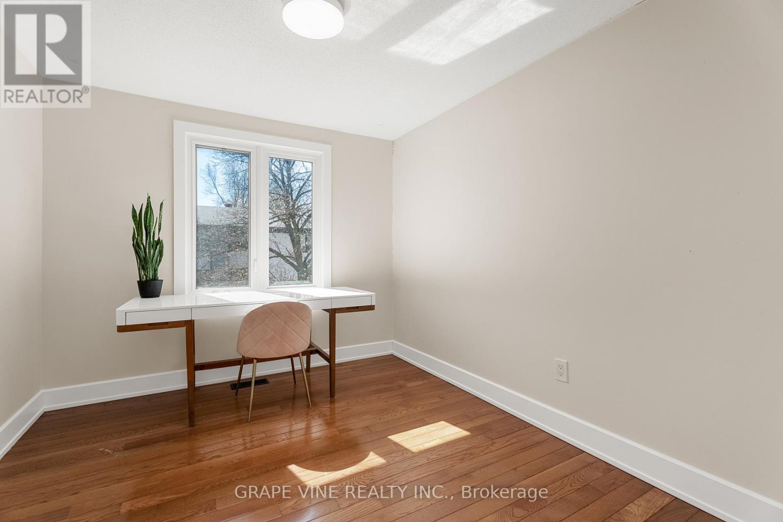 Photo 27 of 29 655 Richmond Road, Ottawa ON