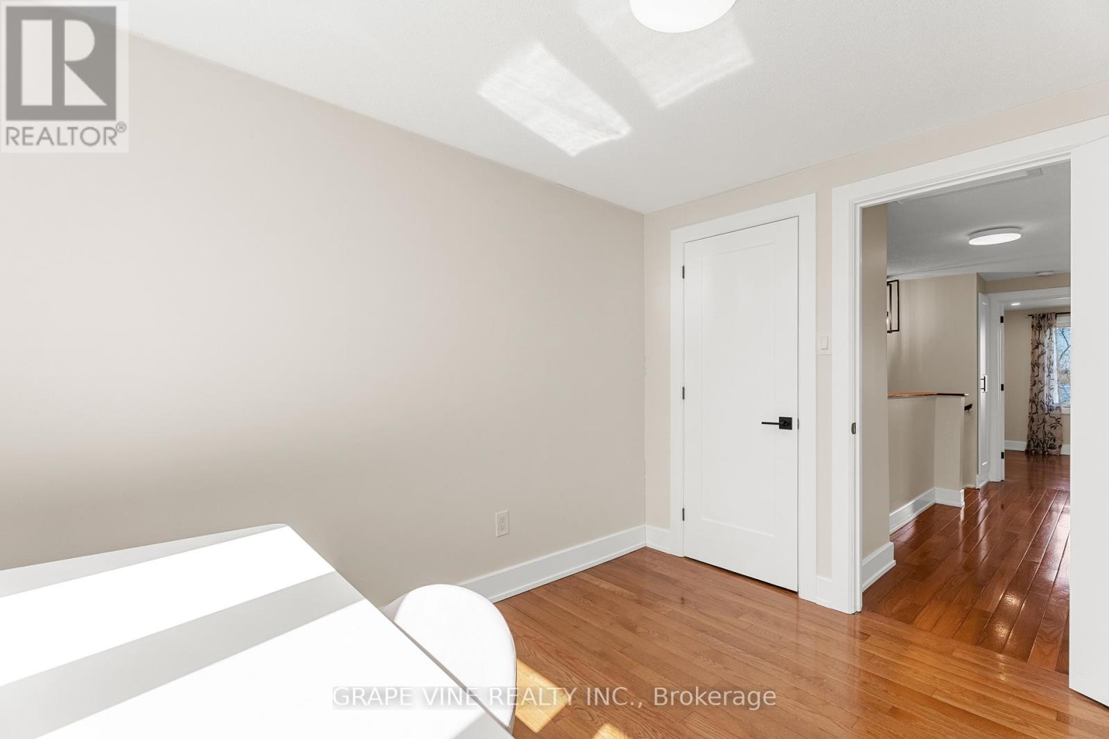 Photo 20 of 29 655 Richmond Road, Ottawa ON