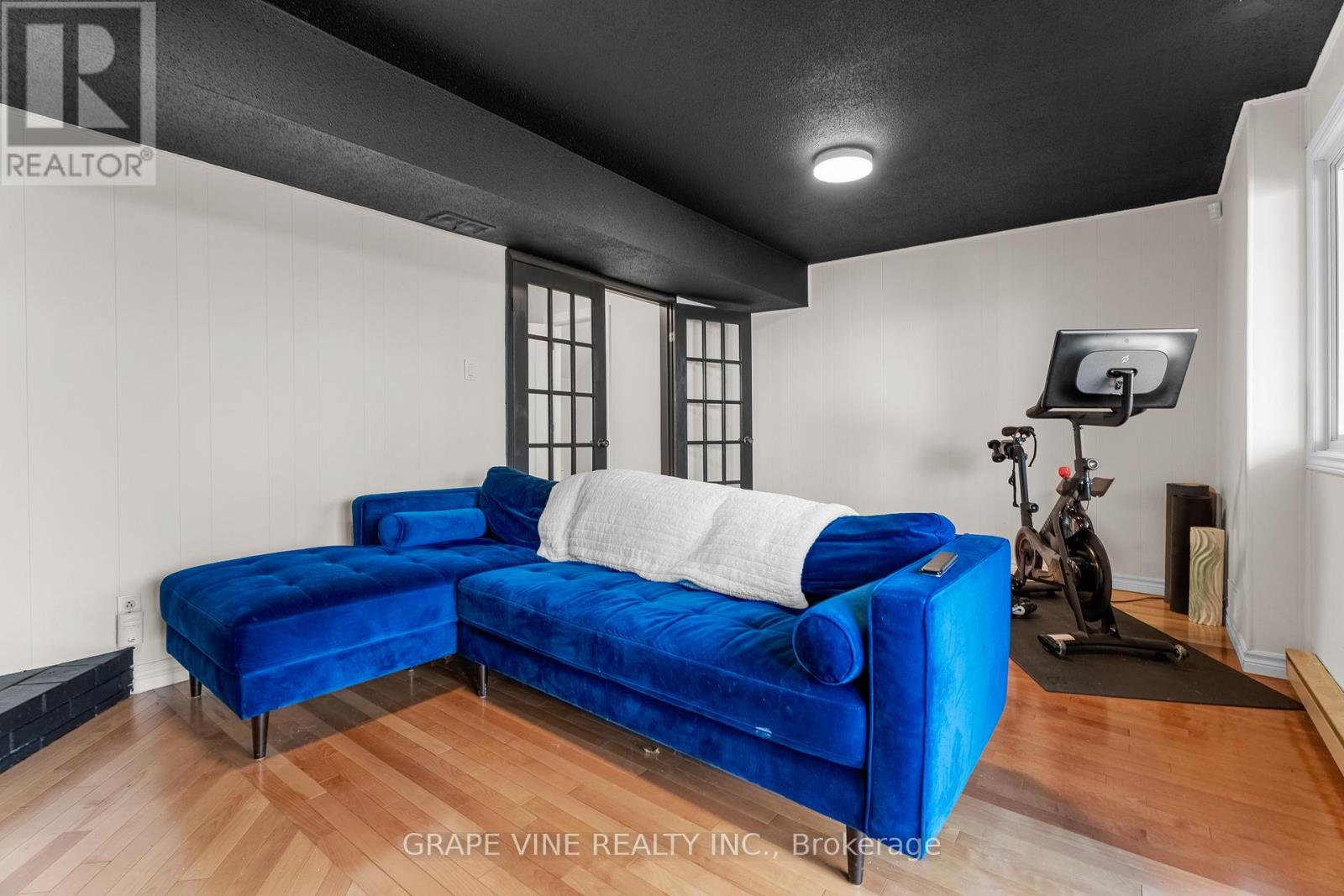 Photo 21 of 29 655 Richmond Road, Ottawa ON