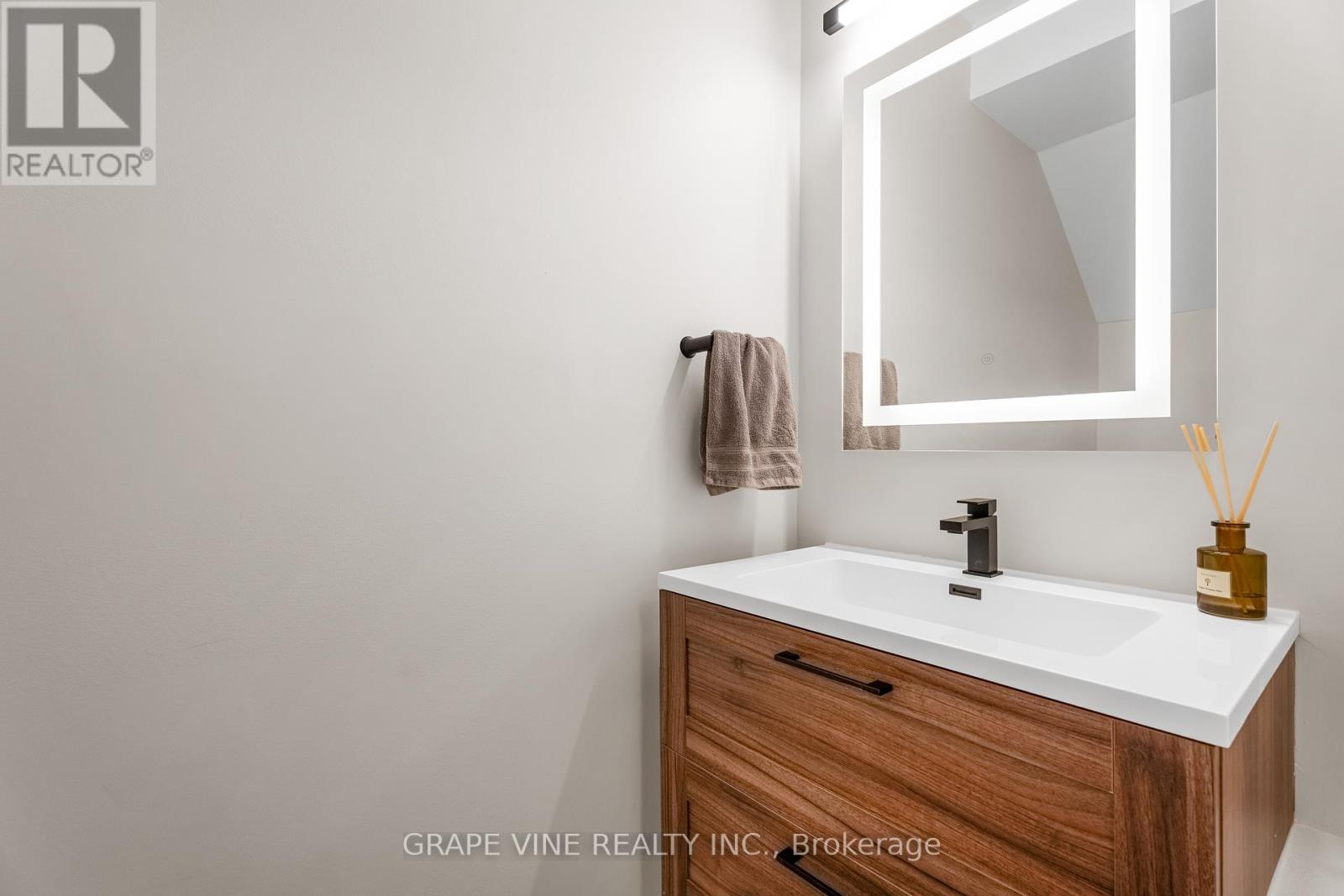 Photo 29 of 29 655 Richmond Road, Ottawa ON