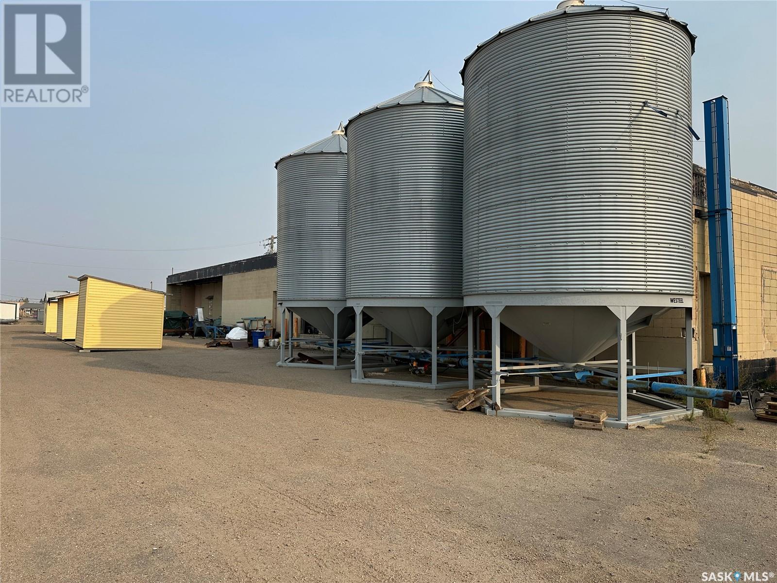 Photo 18 of 675 A Cheadle Street W, Swift Current SK