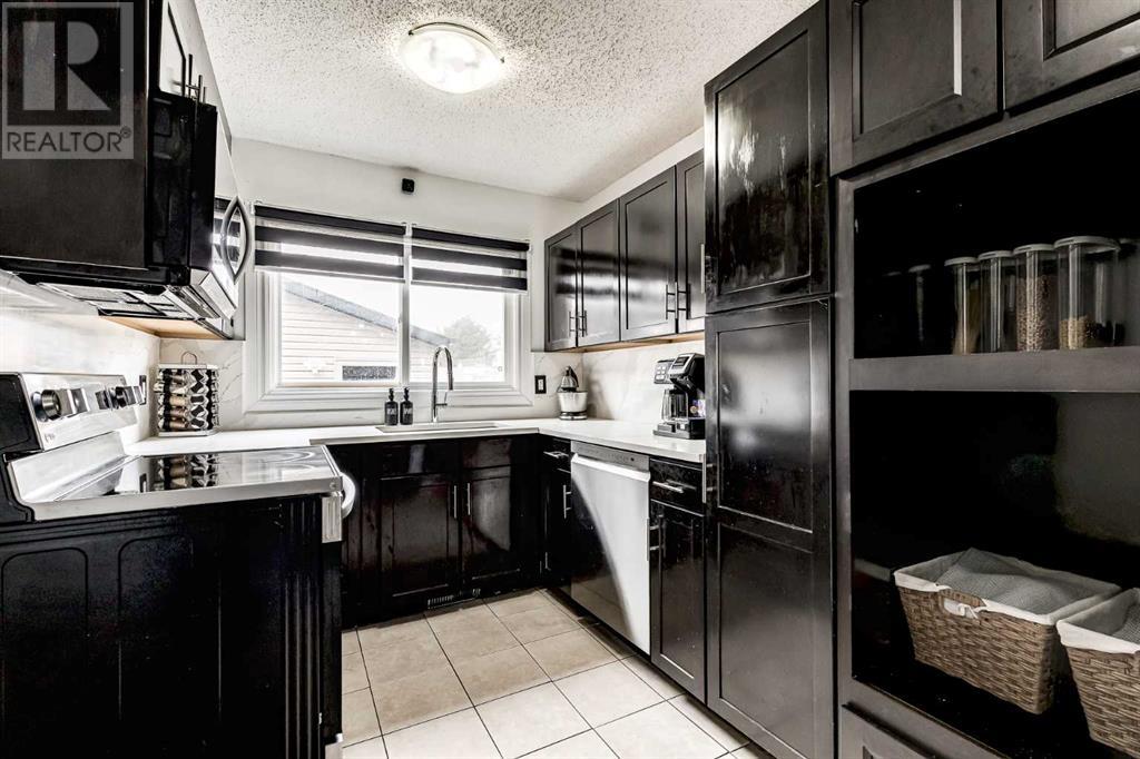 Single Family House for Sale in   Street NE Temple Calgary 