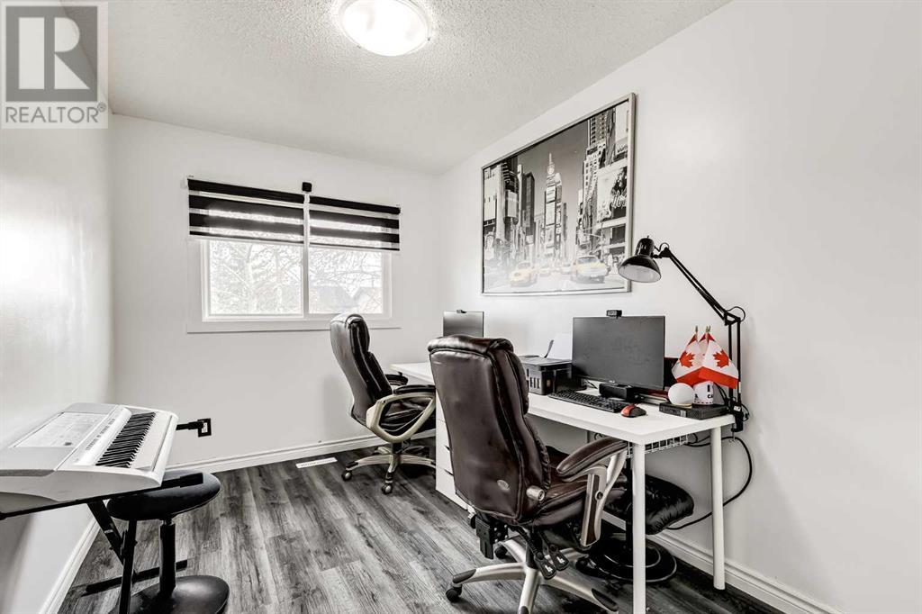 Single Family House for Sale in   Street NE Temple Calgary 