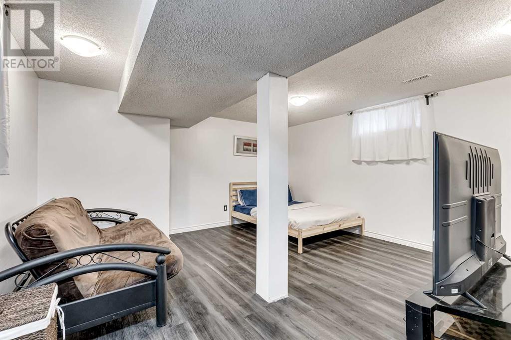 Single Family House for Sale in   Street NE Temple Calgary 