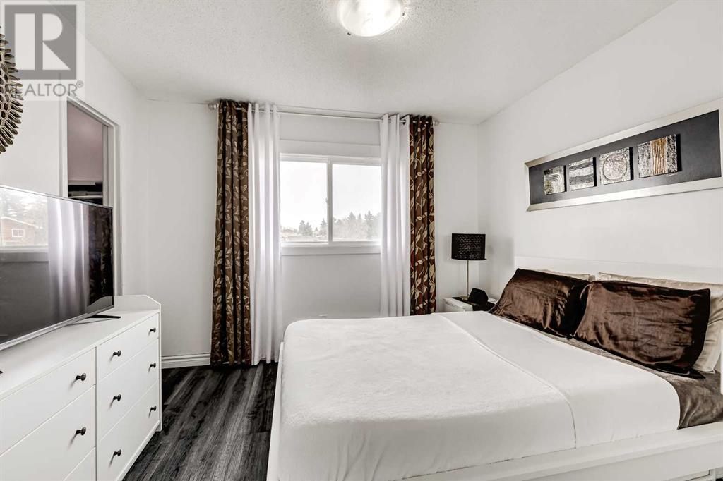 Single Family House for Sale in   Street NE Temple Calgary 