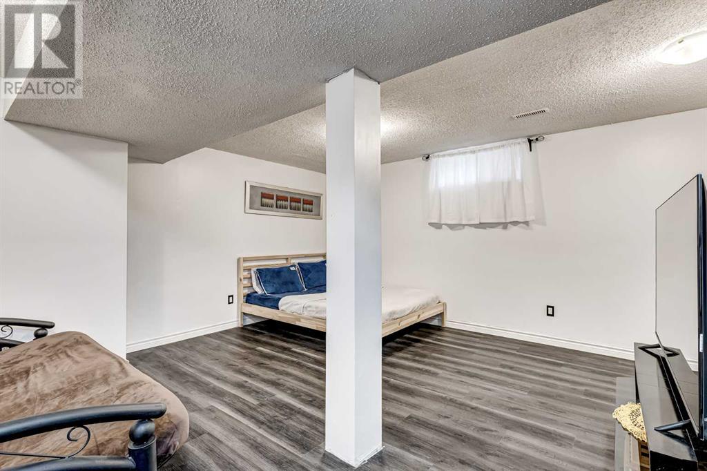 Single Family House for Sale in   Street NE Temple Calgary 