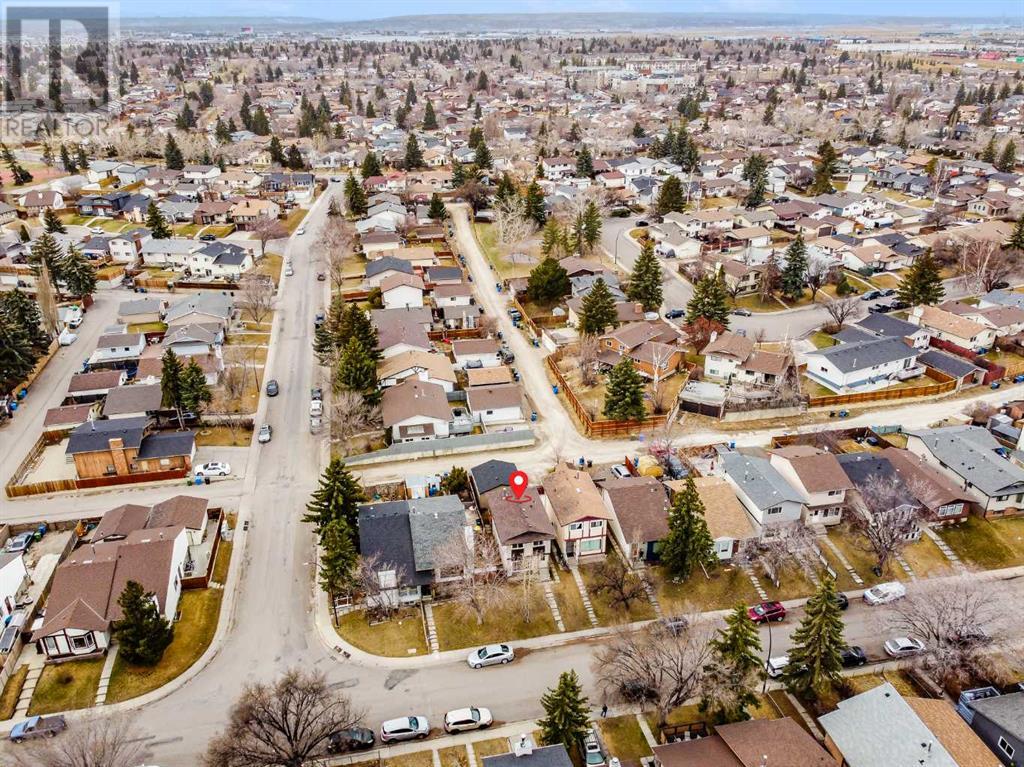 Single Family House for Sale in   Street NE Temple Calgary 