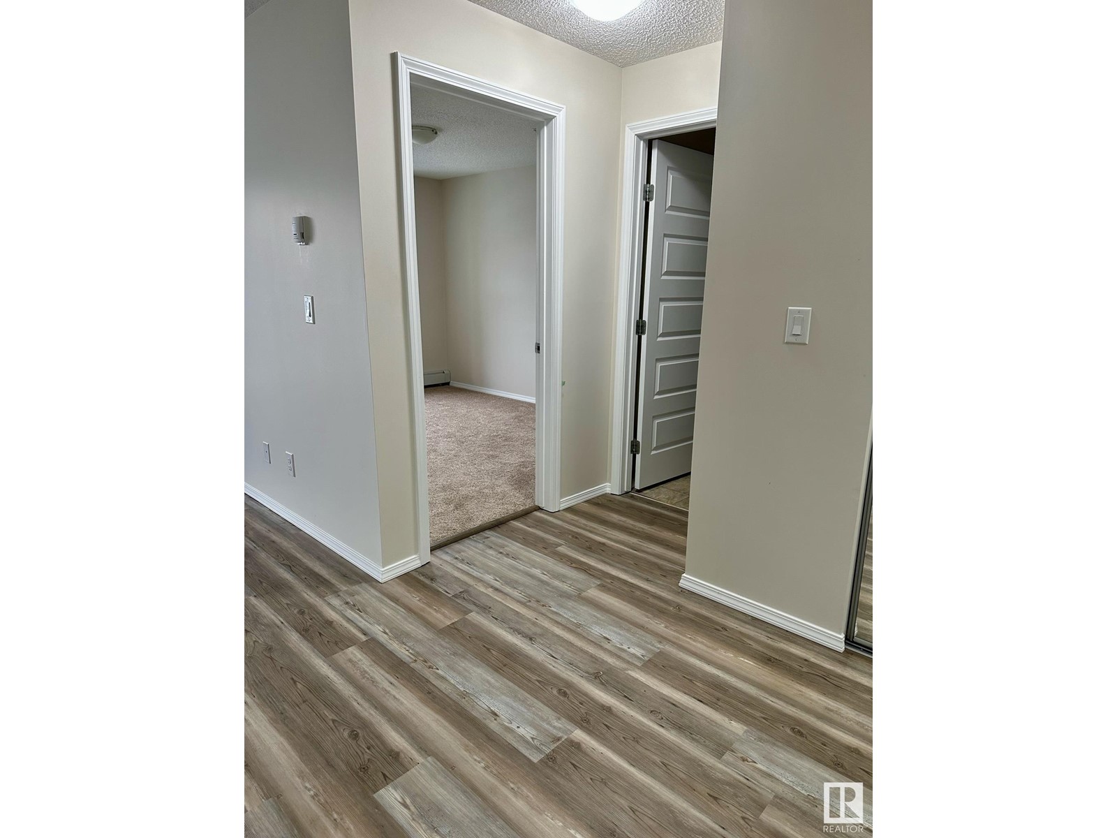 #209 6070 SCHONSEE WY NW, Edmonton