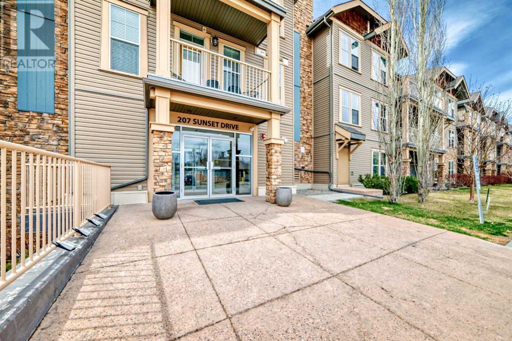 207 Sunset Drive, Cochrane