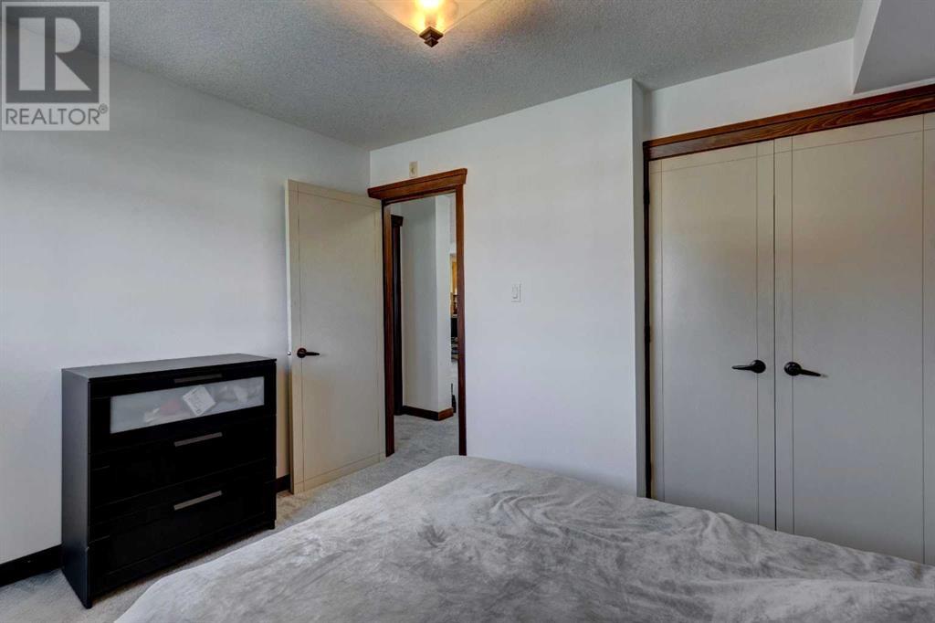 Single Family House for Sale in    Avenue SW Kingsland Calgary 