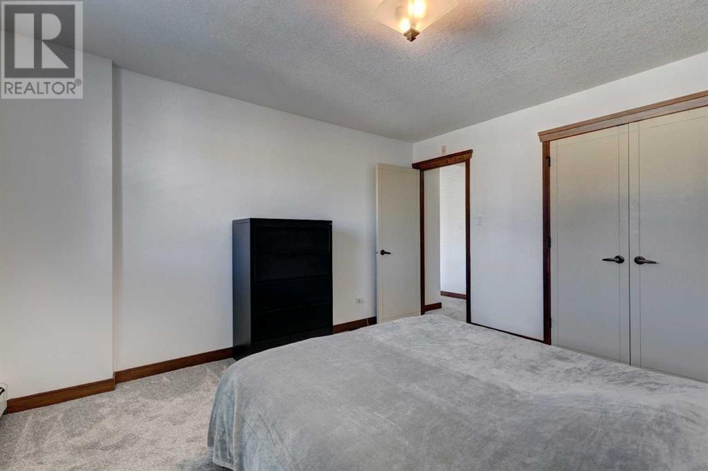 Single Family House for Sale in    Avenue SW Kingsland Calgary 