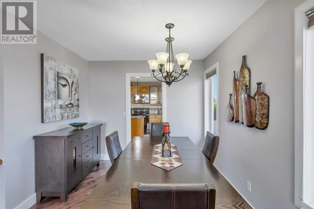 9 Lakes Close, Lacombe