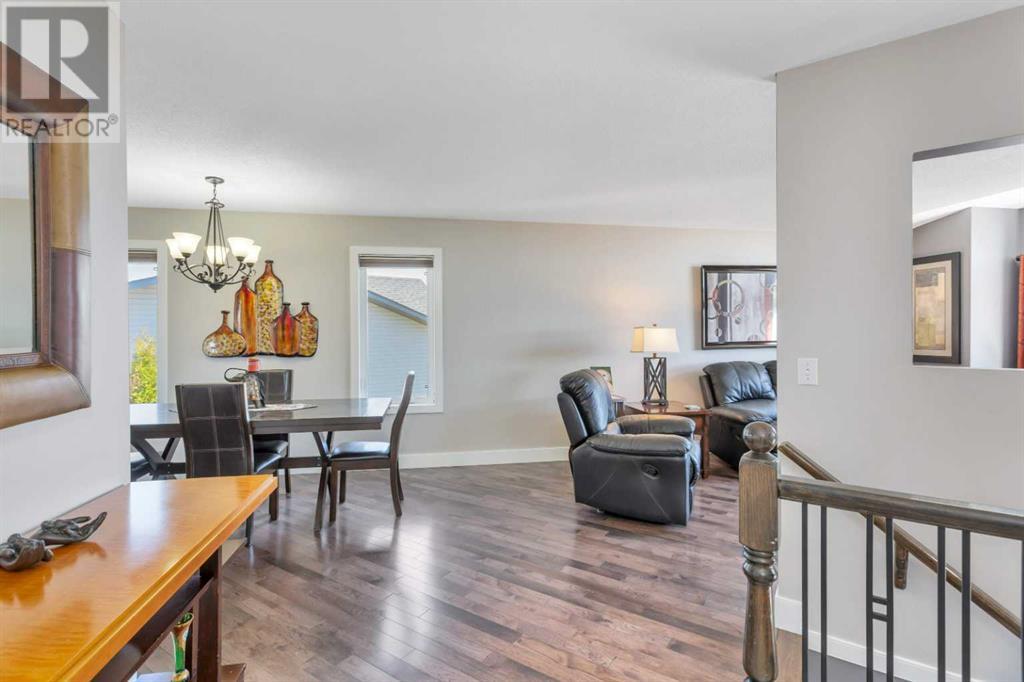 9 Lakes Close, Lacombe