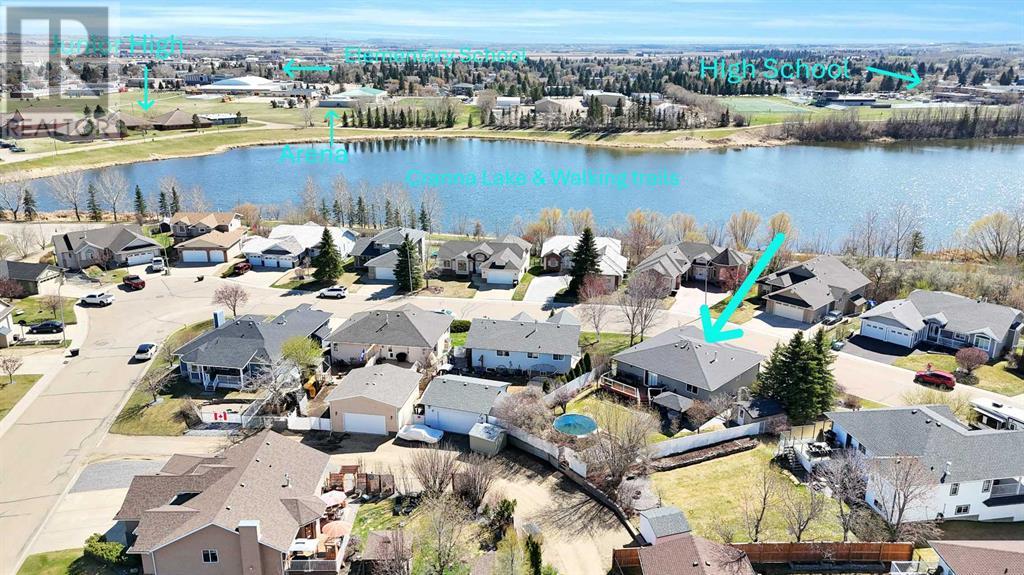9 Lakes Close, Lacombe