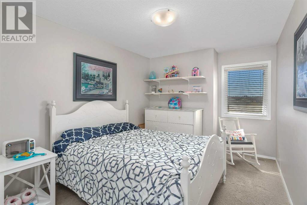 9 Lakes Close, Lacombe
