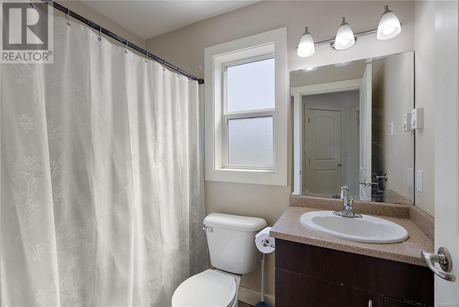1017 Sandalwood Crt, Langford