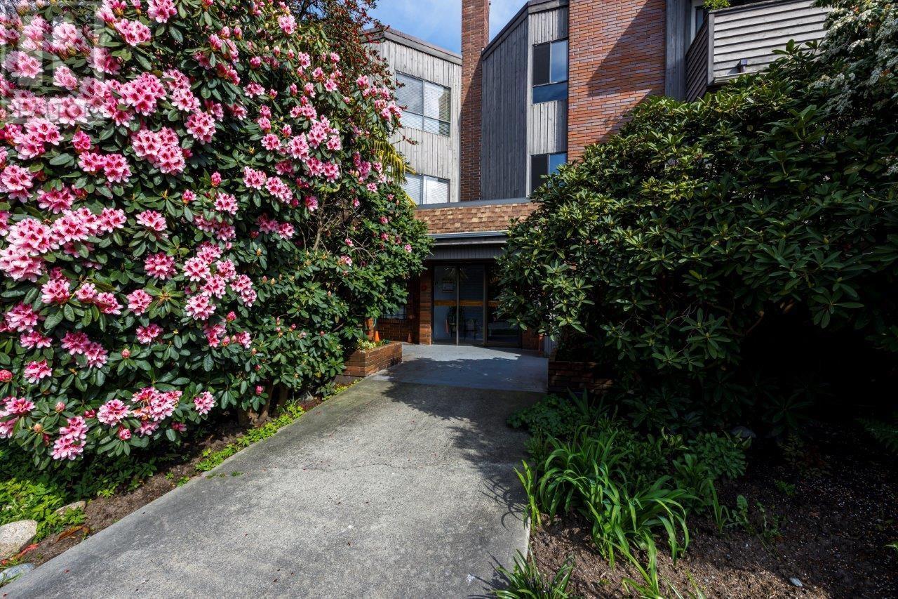 322 206 E 15TH STREET, North Vancouver real estate listing R2991671