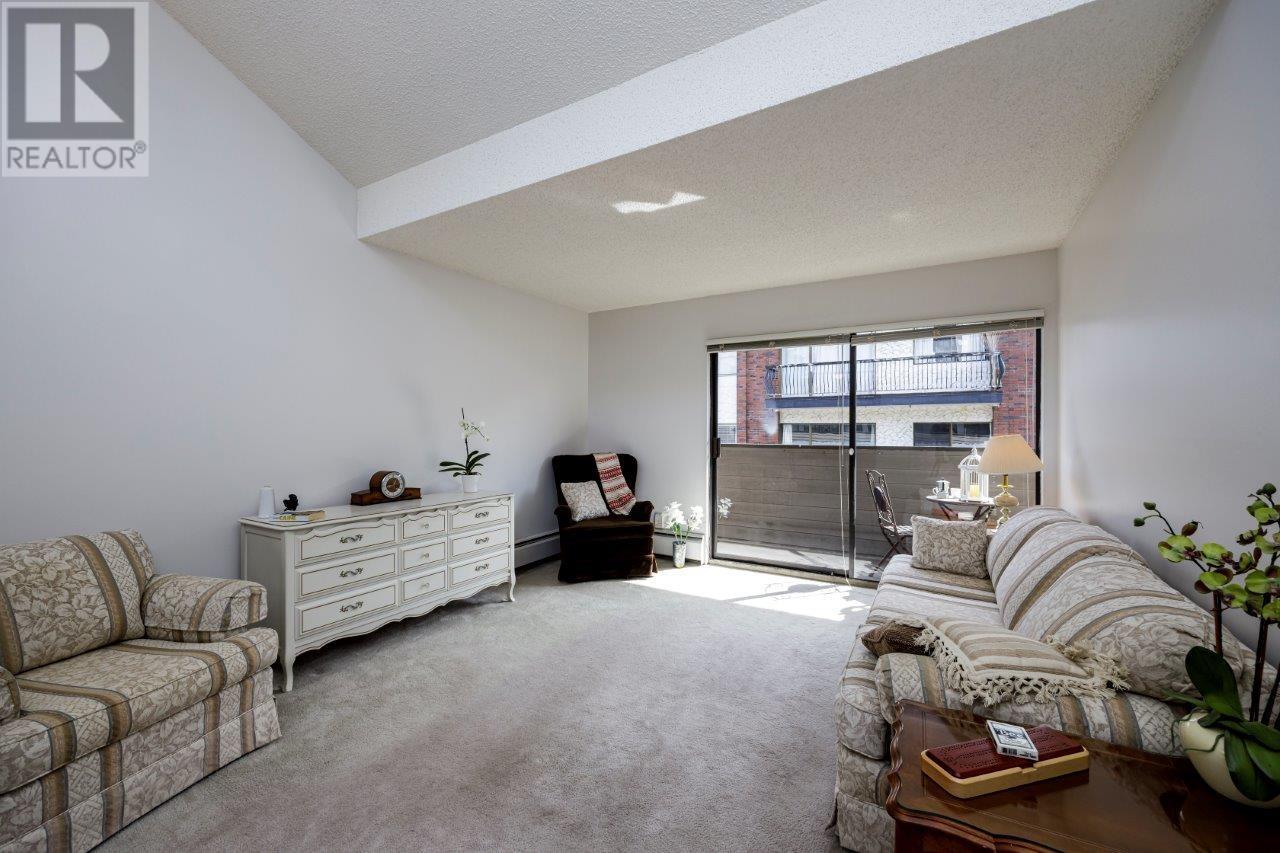 322 206 E 15TH STREET, North Vancouver real estate listing R2991671