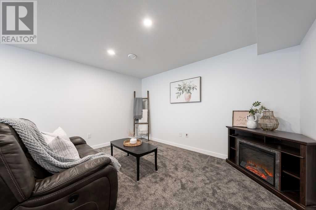 7 Sundown Crescent, Cochrane, Alberta