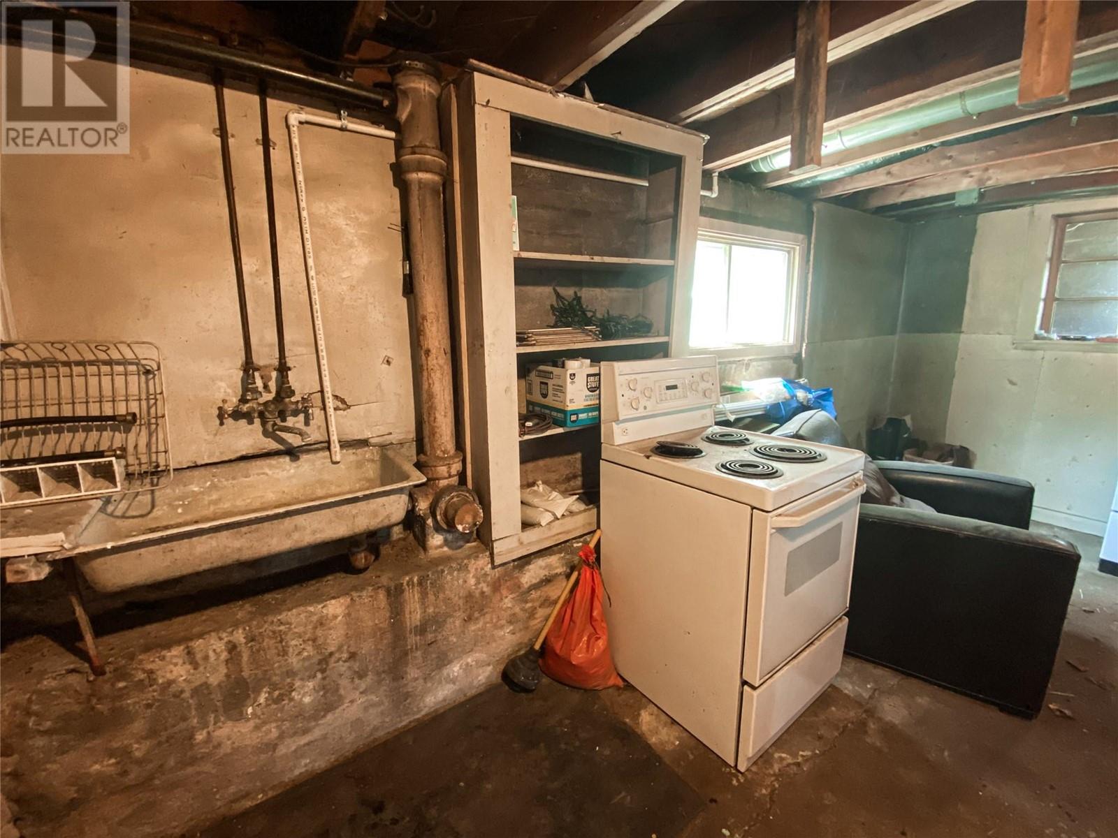 Photo 10 of 2158 Makonin Road, Glade BC