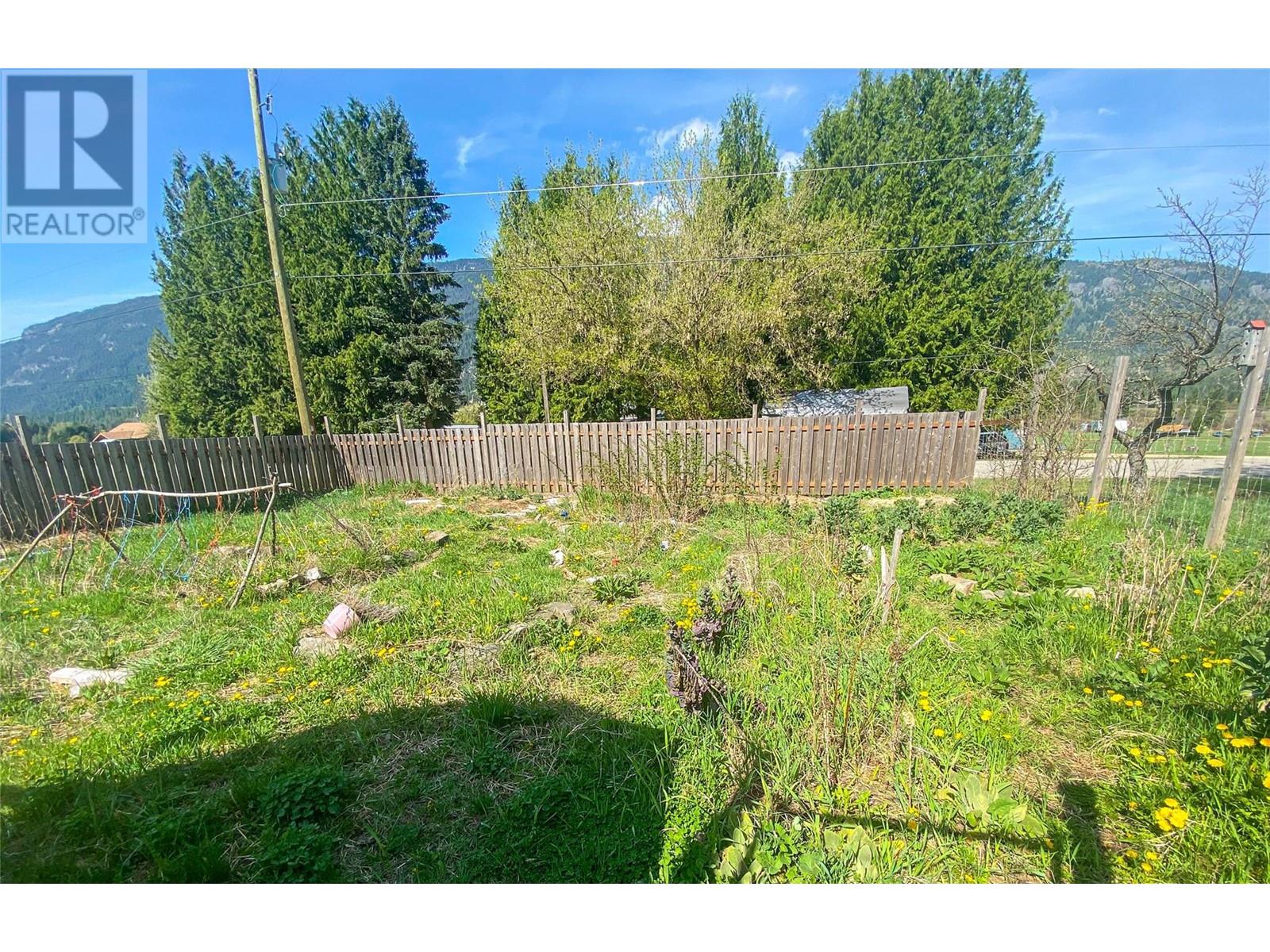 Photo 6 of 2158 Makonin Road, Glade BC