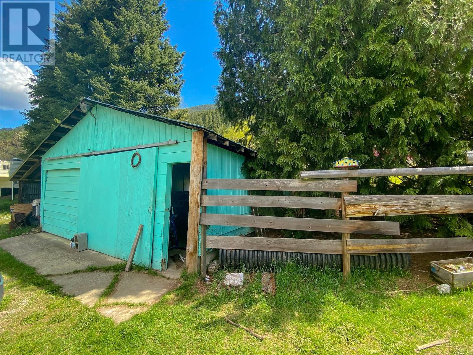 Photo 9 of 2158 Makonin Road, Glade BC