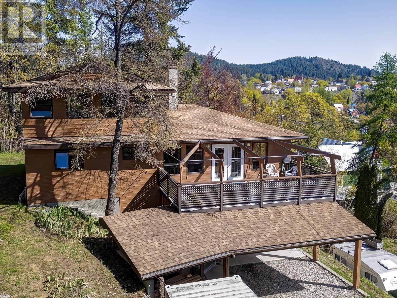 1750 Phoenix Avenue, Rossland