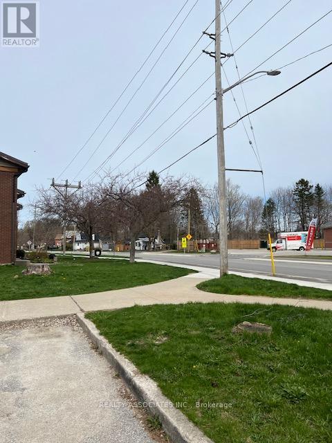 Photo 11 of 121 Grey Rd 17 B, Owen Sound ON