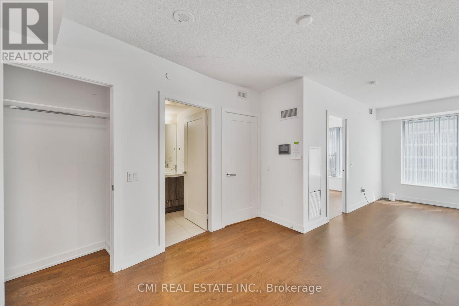 Photo 8 of 1109 10 York Street, Toronto ON