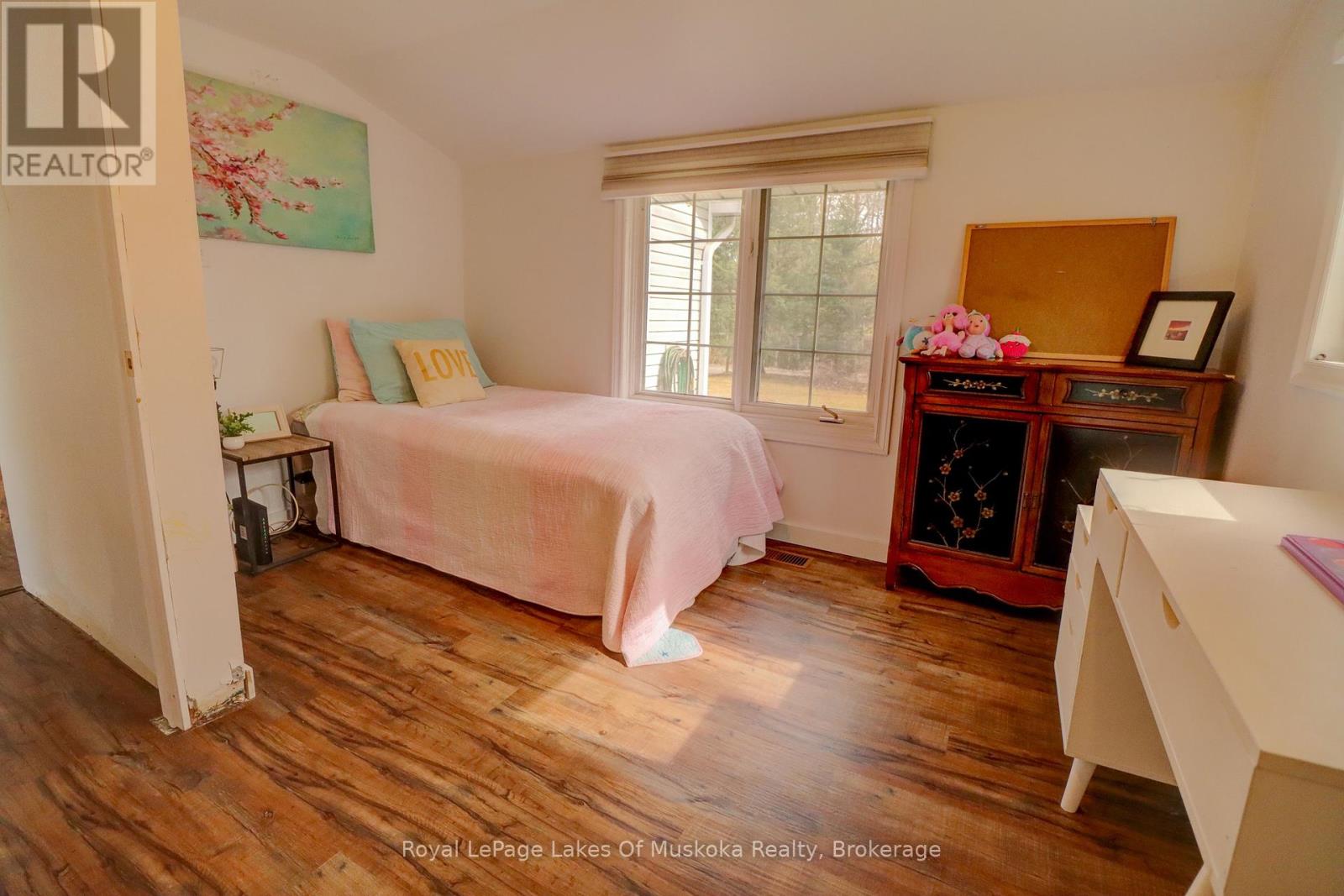 Photo 18 of 6 Hibberd Lane, Huntsville ON