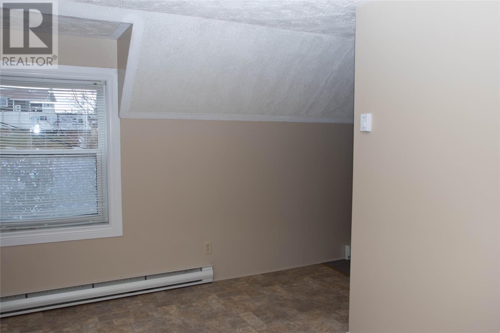 13 Confederation Drive - 16