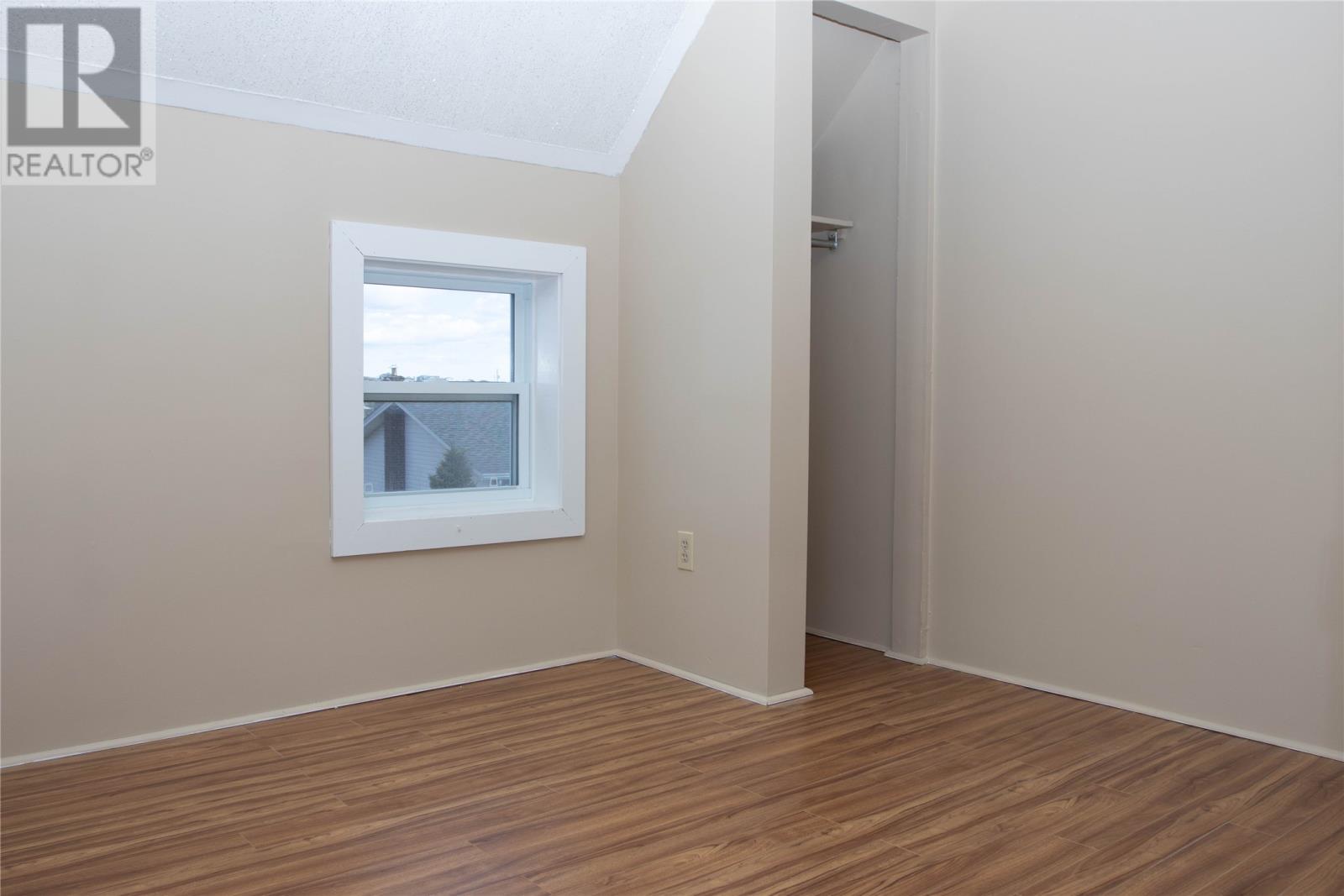 13 Confederation Drive - 15