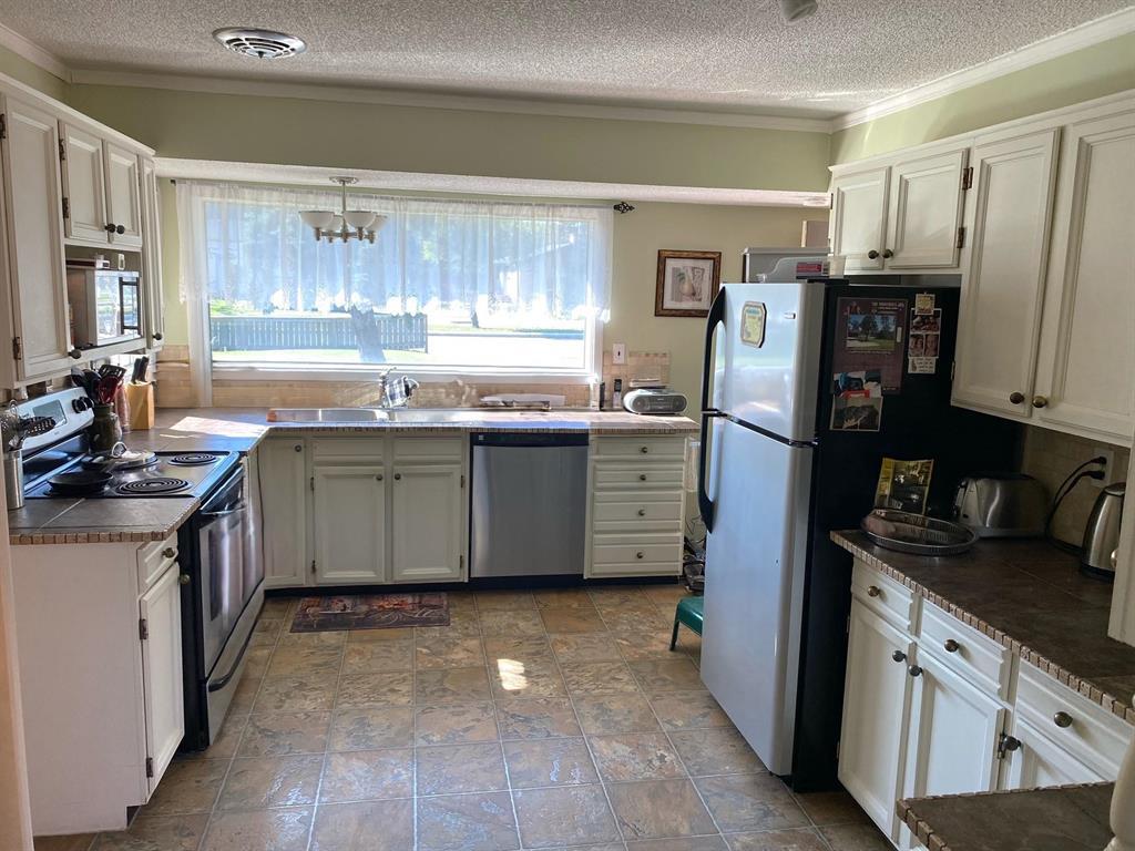 Photo 3 of 5725 Roblin Boulevard, Winnipeg MB