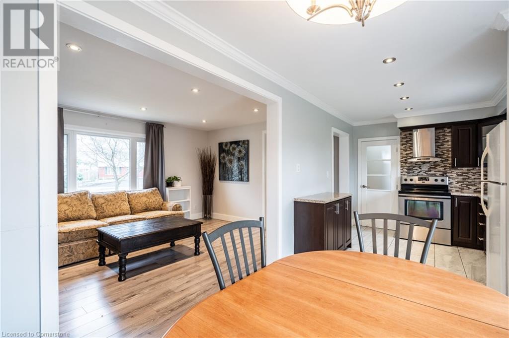 Photo 11 of 120 Chilton Drive, Hamilton ON