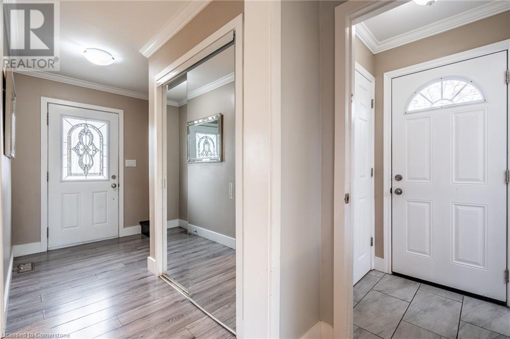 Photo 19 of 120 Chilton Drive, Hamilton ON