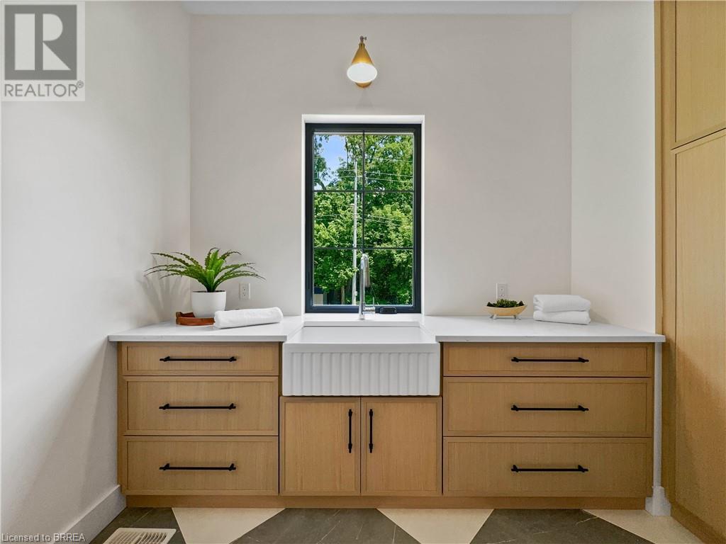 Photo 19 of 75 Grand River Street S, Paris ON