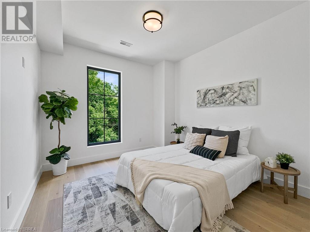 Photo 26 of 75 Grand River Street S, Paris ON