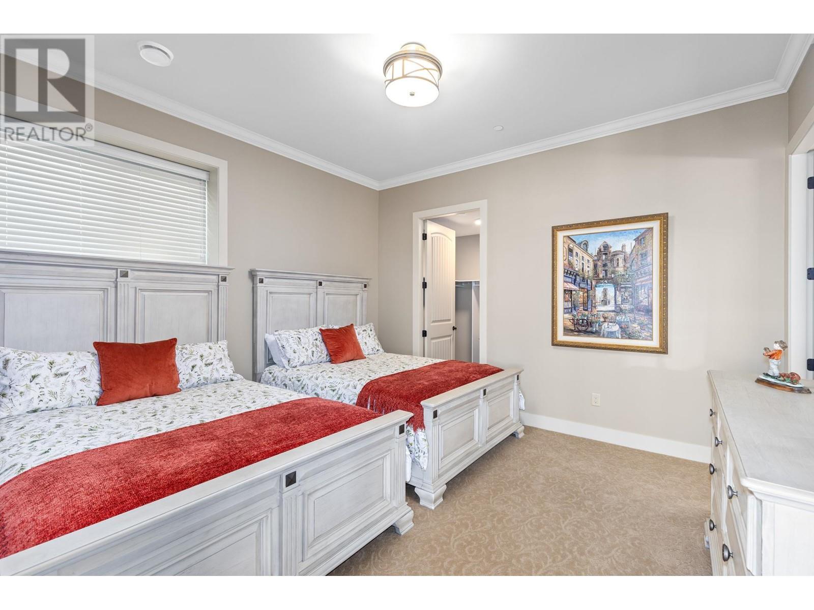 6166 Seymoure Avenue, Peachland