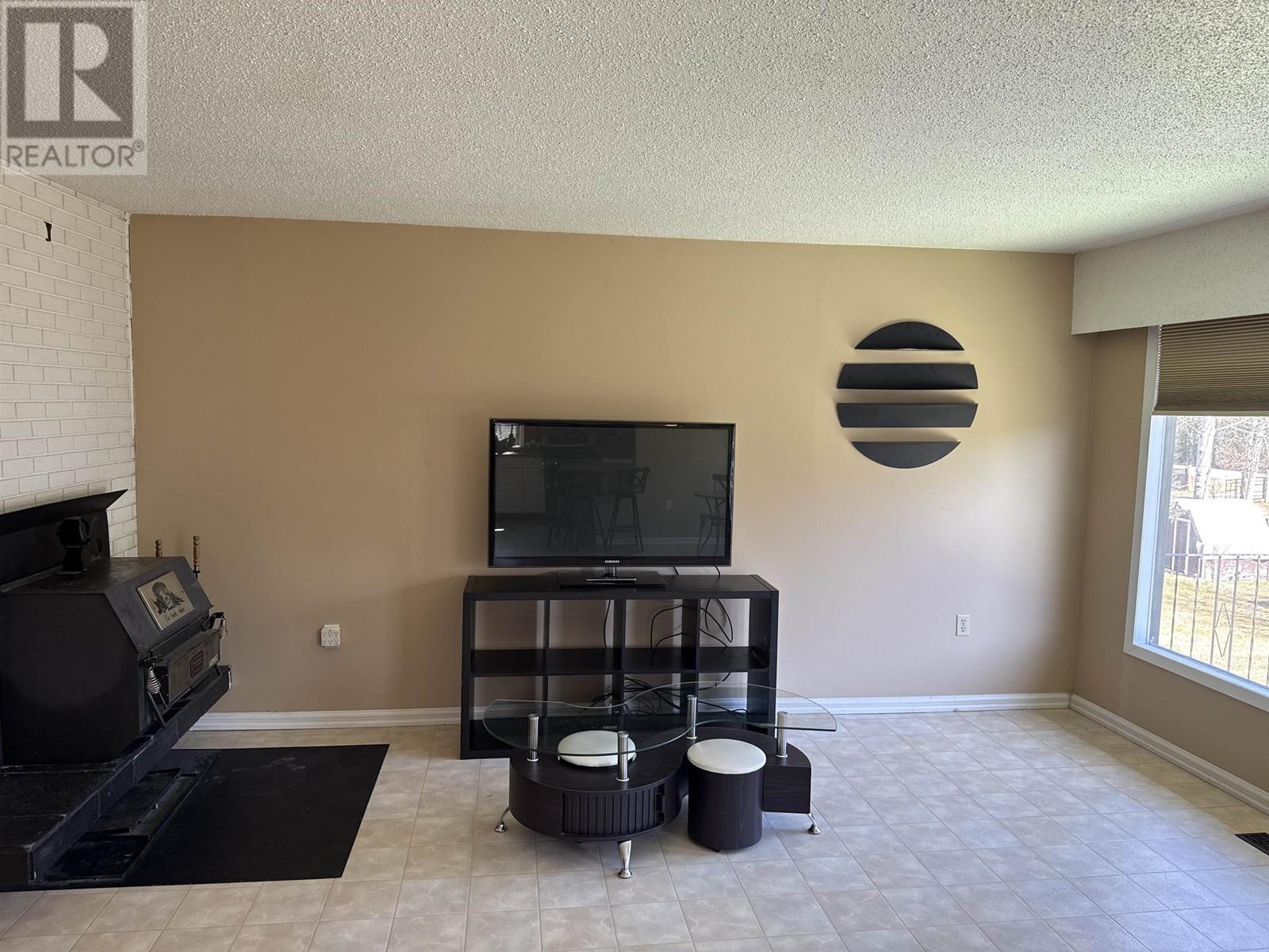 911 HESKETH ROAD, Quesnel