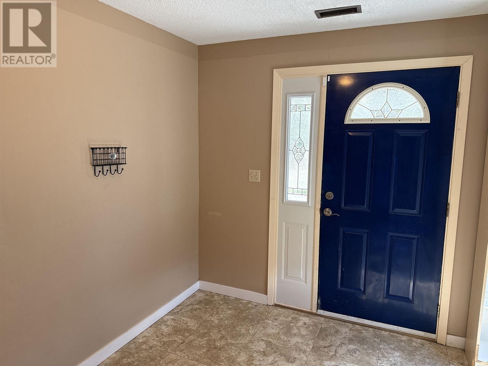 911 HESKETH ROAD, Quesnel