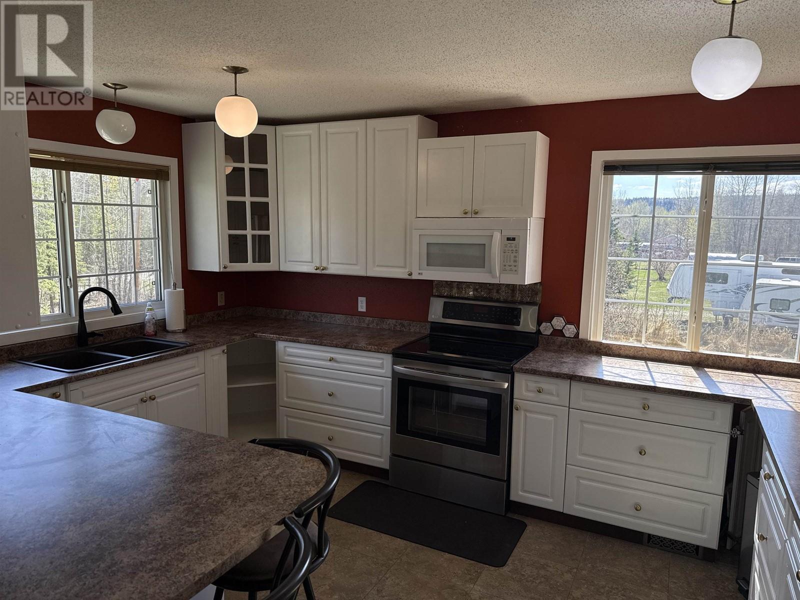 911 HESKETH ROAD, Quesnel