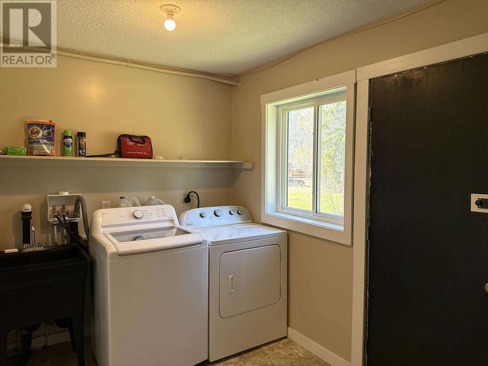 911 HESKETH ROAD, Quesnel