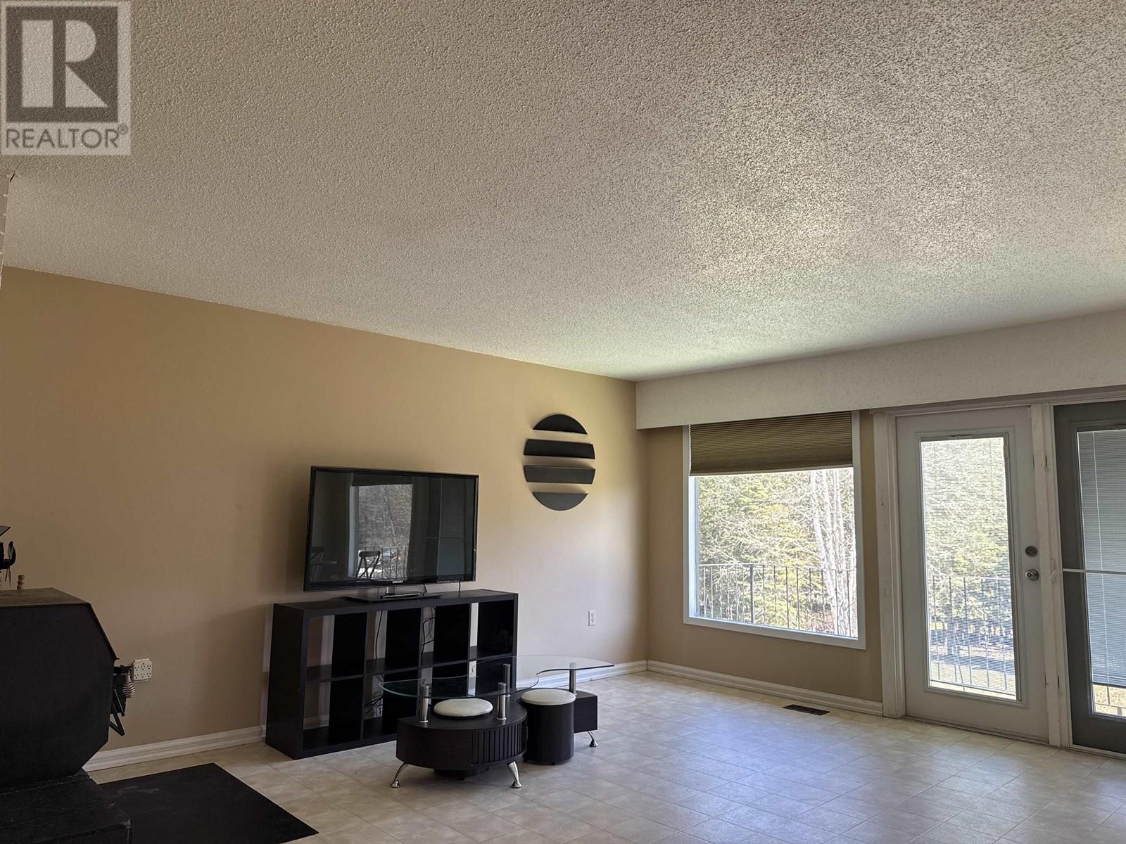 911 HESKETH ROAD, Quesnel