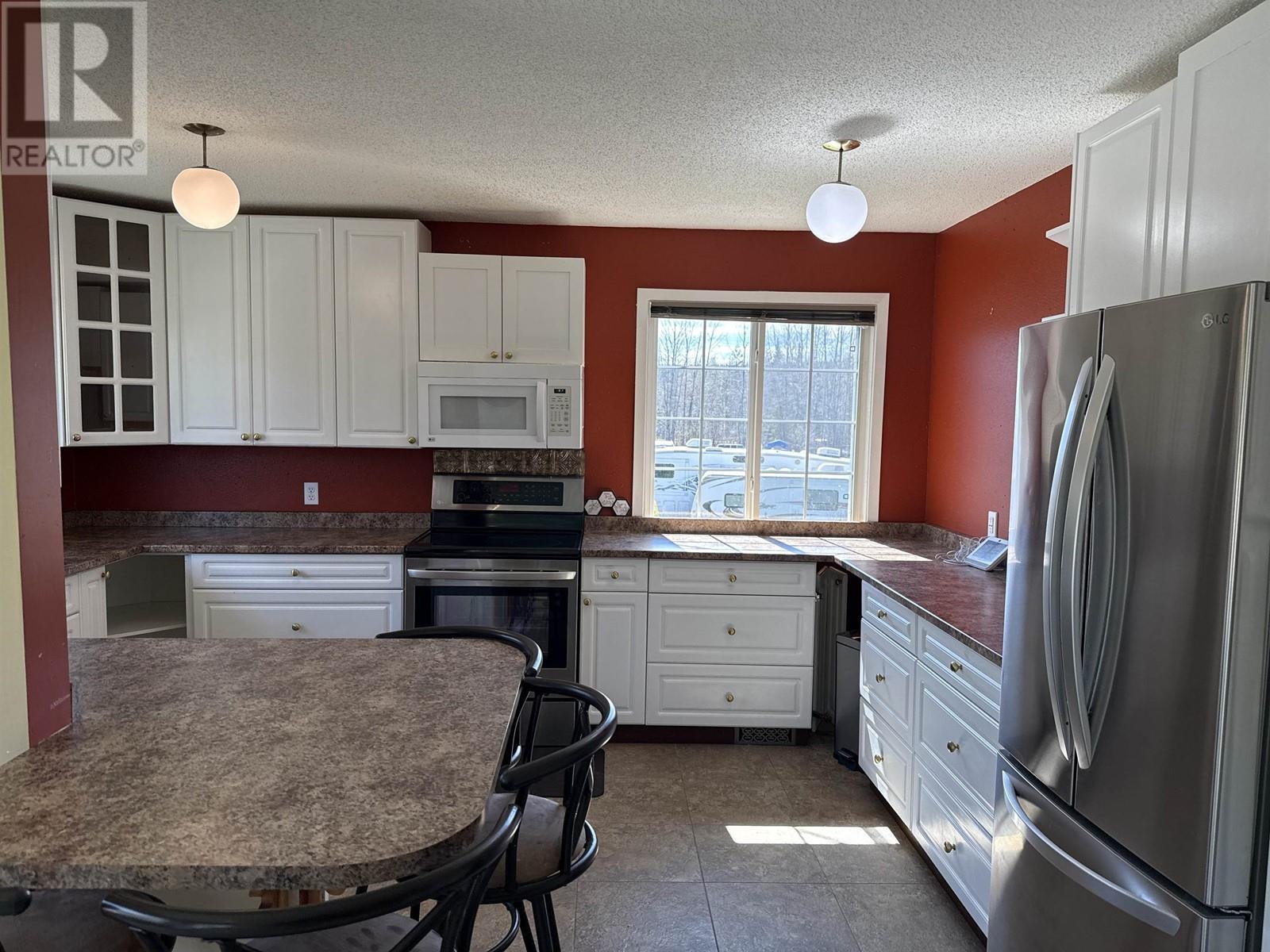 911 HESKETH ROAD, Quesnel