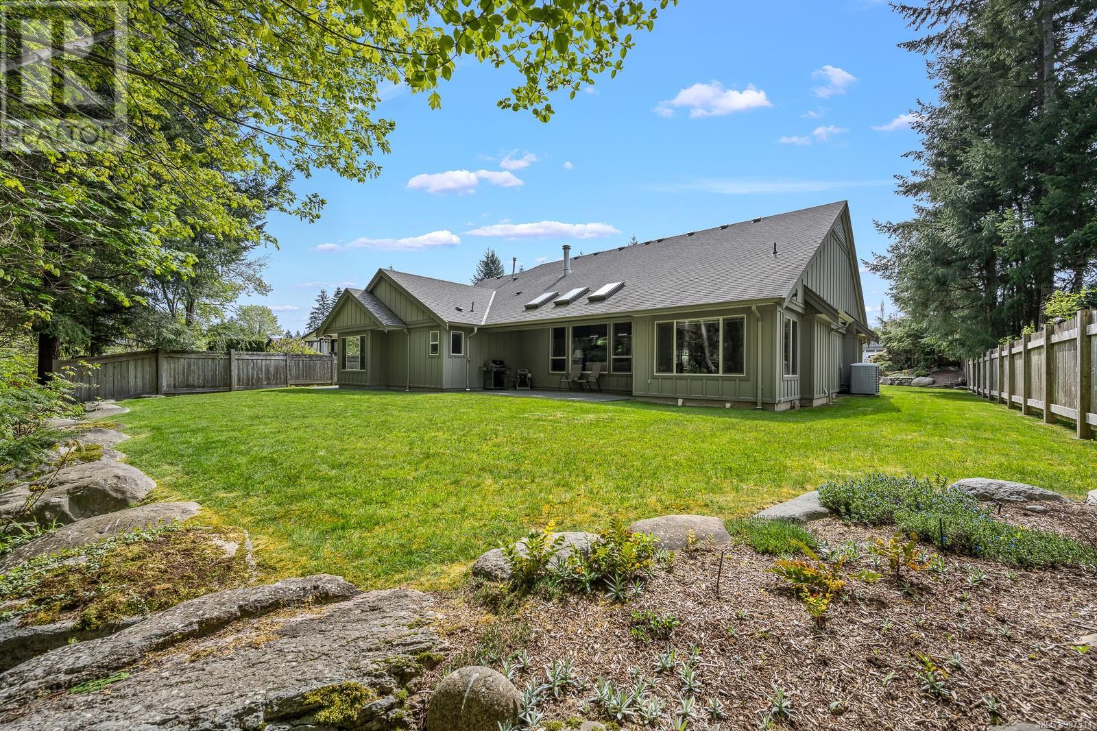 2093 Robert Lang Dr, Courtenay