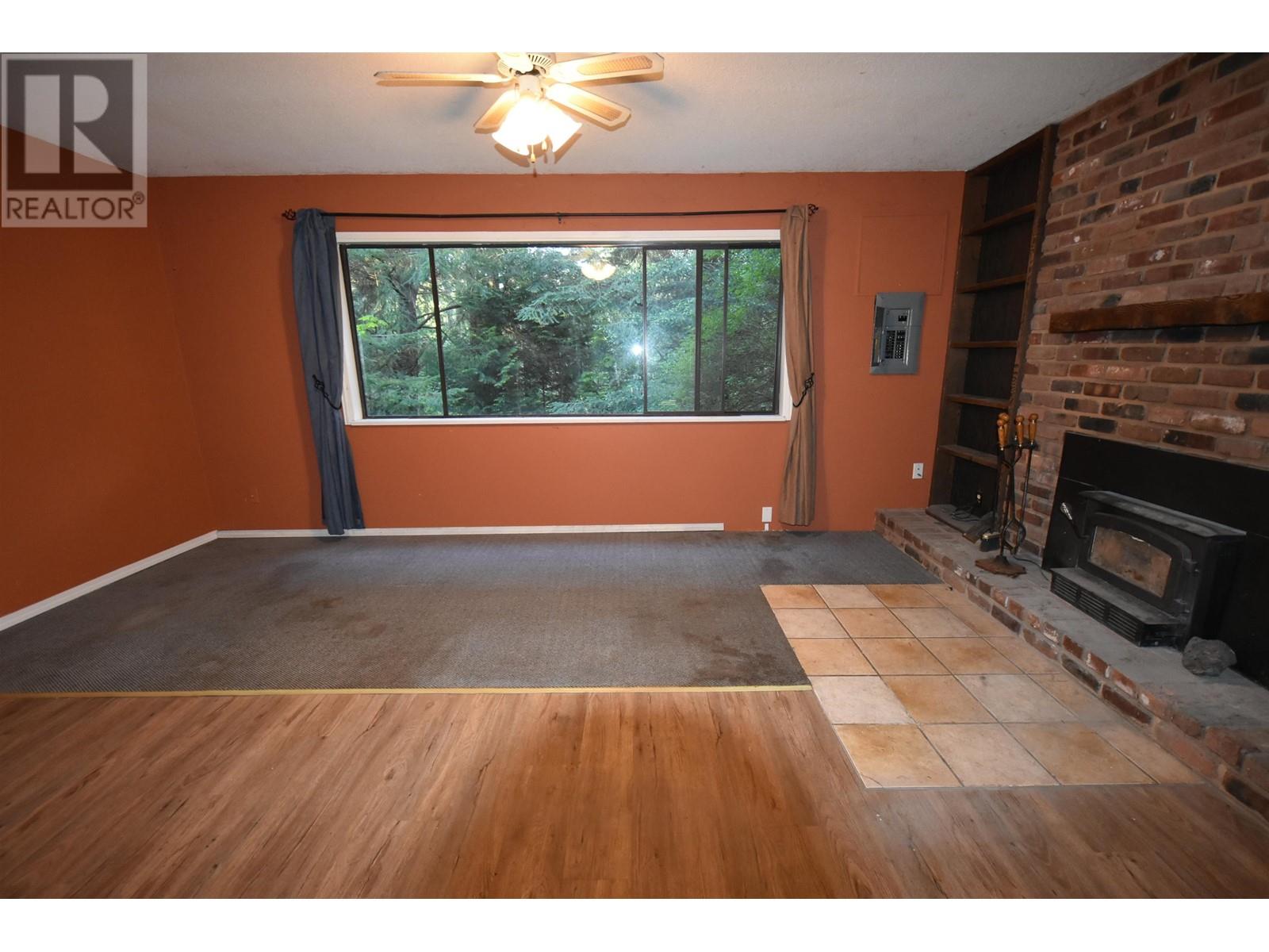 2240 OLDERSHAW ROAD, Roberts Creek
