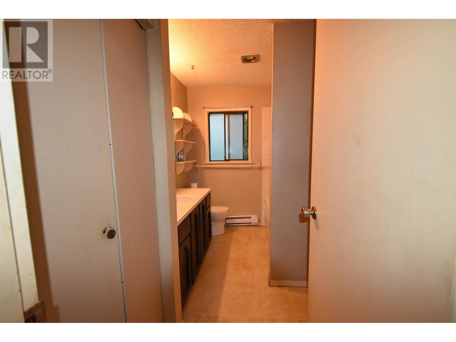 2240 OLDERSHAW ROAD, Roberts Creek
